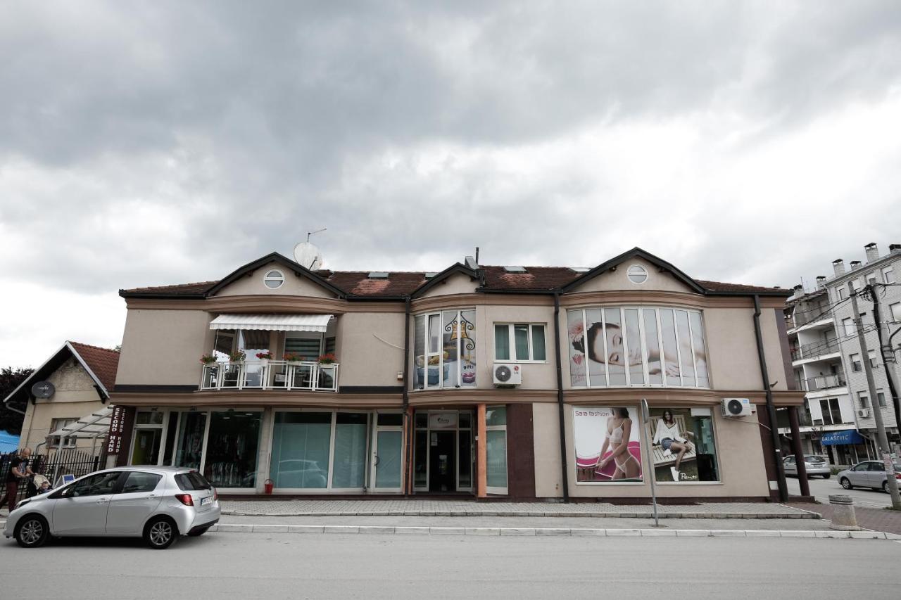 Cherry Apartmani Gornji Milanovac Exteriér fotografie